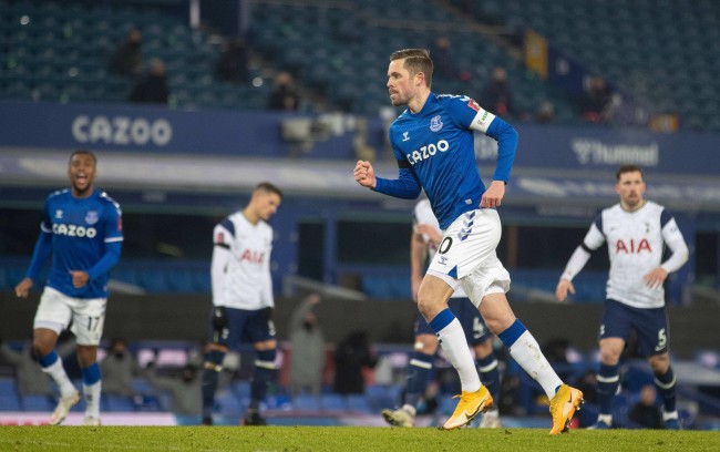 戈极具吸引 戈极具吸引